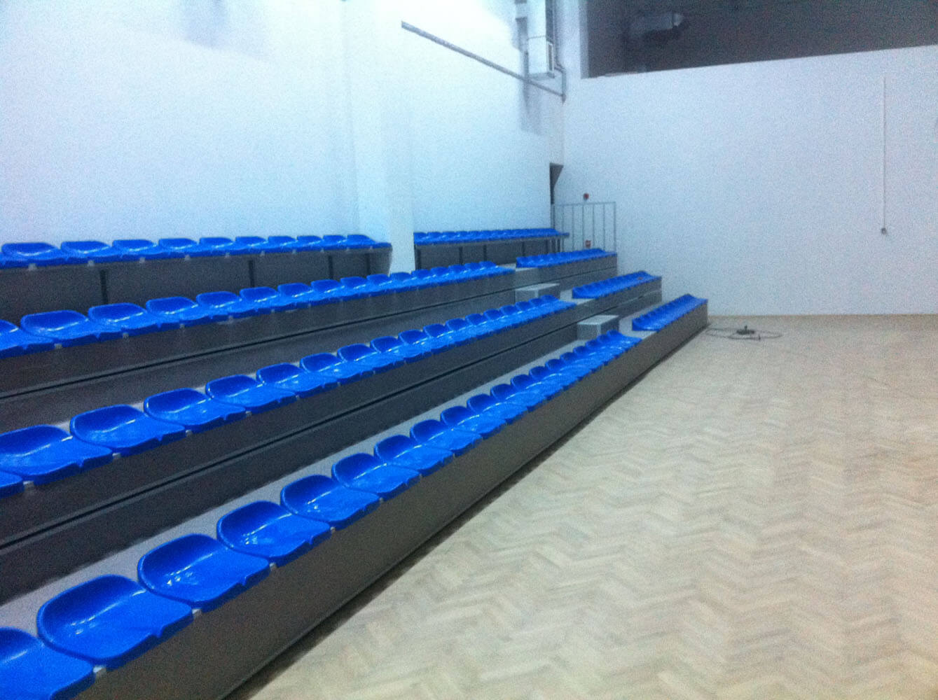 kiralik_teleskopik_tribun_portatif_estribun_tribunimalati_teleskopiktribunimalati_telskopiktribunyapimi_tribunyapimi_tiribun_kiraliktribun (a4) (1).JPG